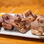 池袋もつ焼きパラダイス富士 - 2023.4 たん、豚バラ