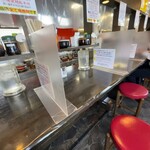 博多ラーメン なみへい - カウンター席