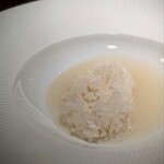 蒼 - 固形の鶏は見えないけれど、口にした瞬間、鶏が現れ飛び跳ねる。