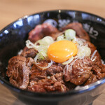 肉どんぶり専門店 丼の市まつ - 市まつ名物 牛レアステーキ丼☆
