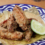 Bone-in fried chicken that goes well with alcohol