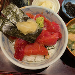 鮮菜魚 早瀬 - 胡麻の風味が効いたヅケ鮪、最高に美味いです。