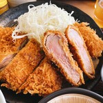 とんかつ＆エビフライ 囲炉裏 - 