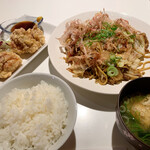 洋風和食堂 1Z3 - 炒麺セット(ライス、味噌汁、唐揚げ付き)850円
