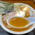 肉煮干中華そば 鈴木ラーメン店 - タレのバージョンアップで旨さを増したスープは安定の旨さ