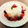 さかい珈琲 - 天使のパンケーキ　ストロベリーとベリー　1540円