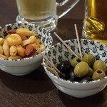 GOOD HUMOR - 燻製ミックスナッツとミックスオリーブ