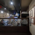 GOOD HUMOR - テーブル席からの店内