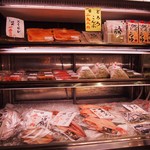 タカマル鮮魚店  - １階の直売所.jpg