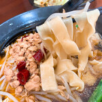 楽楽鮮 - 麺モチモチで美味い