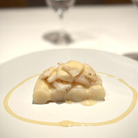 パトゥ - ホワイトアスパラ史上最高かも！
                      しっかりと茹で上げることで溢れる瑞々しさが、なんとも興奮を呼びます。ジュワーです♪