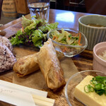 デリ&キッチン ハロ - おまかせデリプレート どの野菜料理も丁寧な仕事。