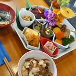 カジュアル和食と地酒しおさか - 