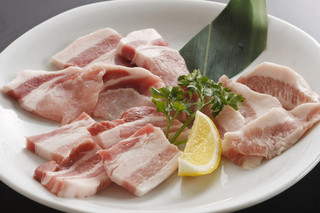 Sumiyaki Dainingu Chikaki - 豚3種盛り合わせ