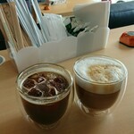 CAFE minorite - アイスコーヒー（深煎りブレンド）450円/カフェラテ（ホット）480円