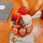 Parfait de Merrily - 国産いちごのパフェ