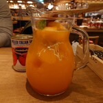 ワインの酒場。ディプント - 冷凍みかんとシトラスのサングリア