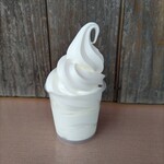 山村乳業 - 料理写真:バニラソフトクリーム