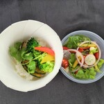 塩崎 - サラダとご飯