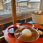 ぎおん徳屋 - わらびもち¥1,250
                                きな粉と黒蜜でいただきます｡