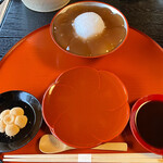 ぎおん徳屋 - わらびもち¥1,250
                                きな粉と黒蜜でいただきます｡