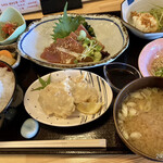 四季のご馳走や 和 - ◆週替わり御膳 1,000円税込
                                豊後大分郷土料理"桜ぶりのりゅうきゅう"
                                鶏天.魚アラ汁. ツナ&ミニトマト和え. 
                                ポテトサラダ.漬物.白飯(大盛？)