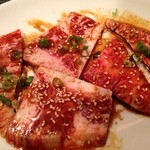 焼肉美味しんぼ - 牛タンは写真撮るのを忘れ、カルビ