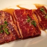 焼肉美味しんぼ - 骨付きカルビ