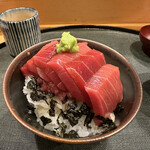 味享 - 11.マグロの漬け丼（大盛り）。