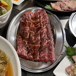 焼肉・ホルモン酒場 とろにく - ヤリ過ぎ大判ハラミ。美味し。