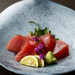 Bluefin tuna sashimi (farmed)