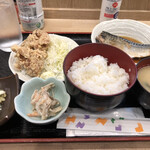 和風きっちん 旬彩庭 - サバ煮付と竜田揚げ定食@800