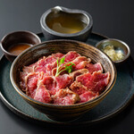 肉 Needs - レアマトンステーキ丼