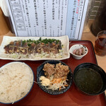 Sutando Genchan - かつおのっけ盛りと鶏唐揚げ定食