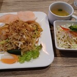 インドネシア料理 Langit - パッタイランチ