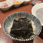 酒肴場 屯 - ラーメンの海苔で白飯を巻くと最高！