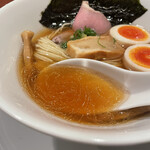 酒肴場 屯 - しっかりした煮干し感を芳醇なカエシで仕上げたスープはとてもハイレベル