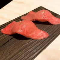 完全個室 牛の達人 private 新宿本店 - 肉寿司