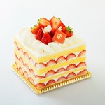 Premium Fraise Box 12cm square (serves 3-4)