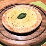 レストランありがとう - チーズたっぷりピザ