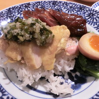 喜記 銀座店 - チャーシューと蒸し鶏のせご飯