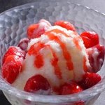 弄堂生煎饅頭 - •雪花氷（シェ-ファ-ピン）台湾カキ氷イチゴミルク