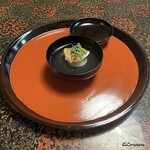 Nihon Ryouri Shinchaya - 喜知次と新玉葱と花山椒の椀物