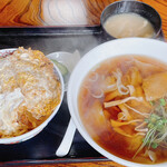 Yabusei - カツ丼とワンタンを注文