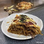 Okonomiyaki Kiraku - オムヤキソバ