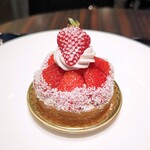 トシ・ヨロイヅカ 東京 - 