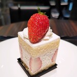 トシ・ヨロイヅカ 東京 - 