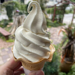 Momomakiba - ミルクソフトクリーム (レギュラー) 340円