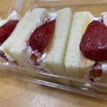 ケーワン - イチゴの季節限定のサンドイッチなので、見つけたら必ず購入します