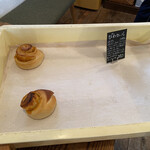 天然こうぼぱん とことこ - 焼きたてホヤホヤ、湯気見えませんかぁ〜（笑）